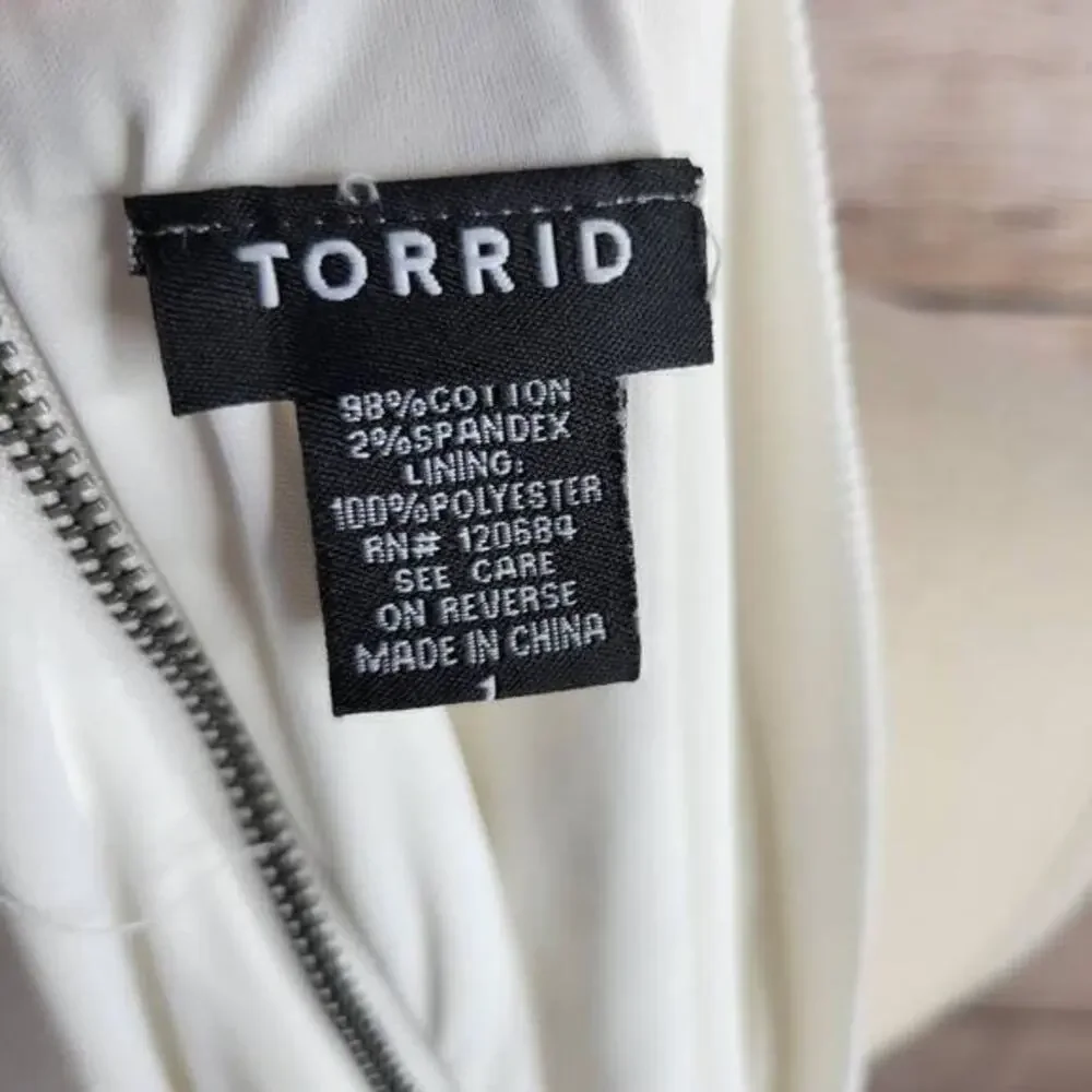Torrid Plus Size Ivory Lace Sleeves Casual Top Size 1‎ Size 1X